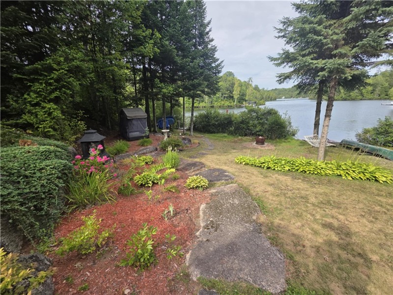 Chalet familial au bord de l'eau avec spa