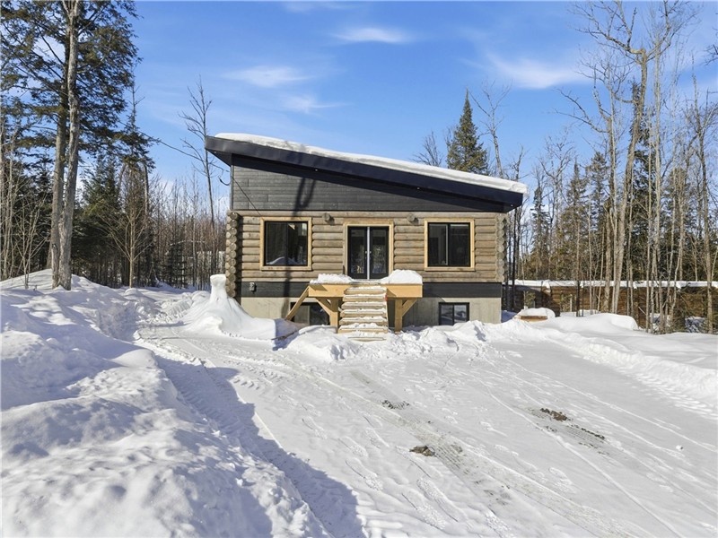 Nature, Comfort, and Getaway | Chalet AKIA