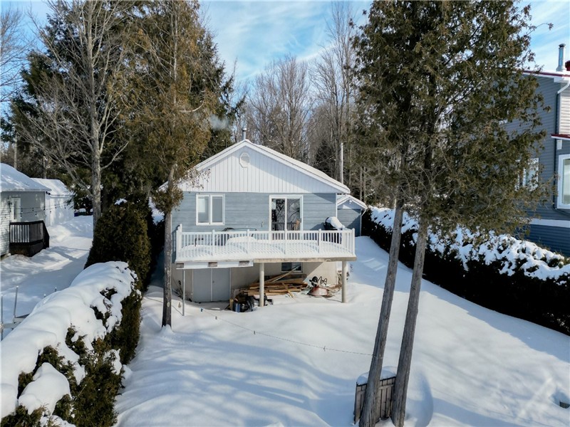 Confort au Bord du Lac Aylmer | Évasion du Douze59