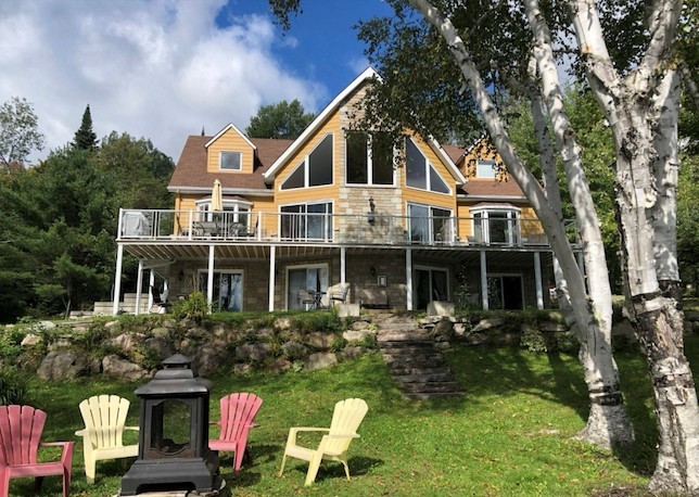 Prestigious Lakefront Chalet on Lac Chaud — La Macaza