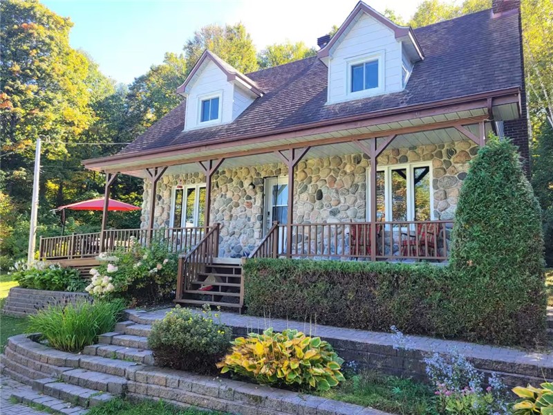 Le Birch & Bourbon - Cottage by the lake