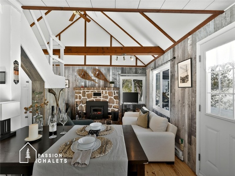 * PASSION CHALETS * | LA PARENTHÈSE DU NORD | LAKEFRONT - PRIVATE DOCK - BOAT - FIREPLACE - BBQ
