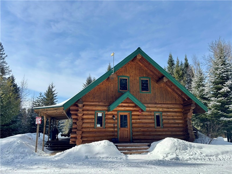 Spa & Rivière | Le Chalet Caché