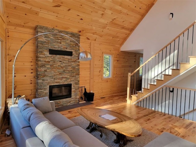 3 Cerfs | Private Spa • 8 Acres • 10 min Tremblant