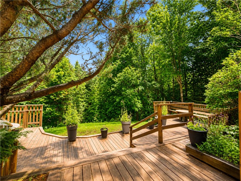 CHALET Sainte-Anne-des-Lacs  |Retraite nature & télétravail | 3 chambres | Foyer |BBQ | LAURENTIDES|
