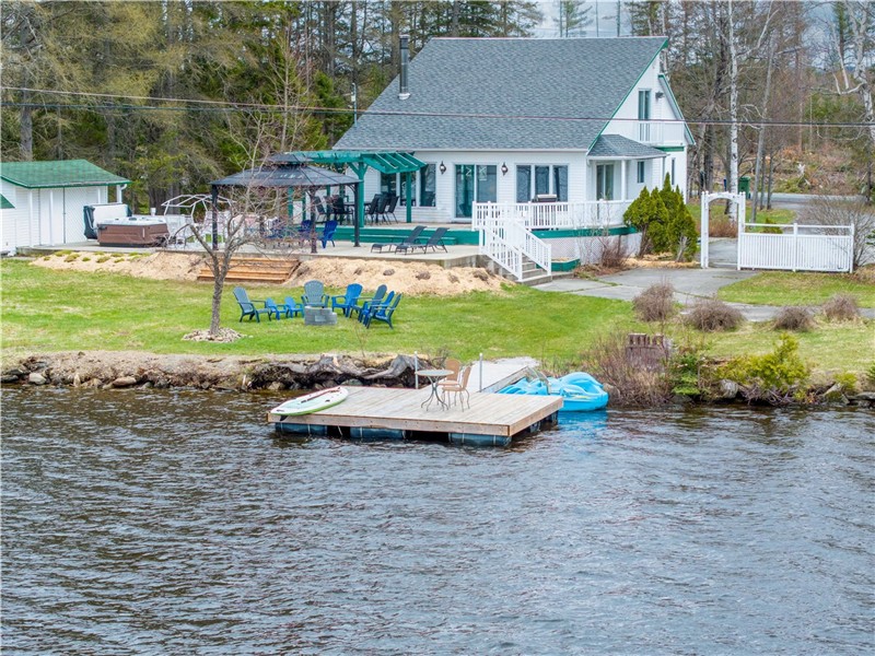 Spa & Lakefront | Maison aux Renards