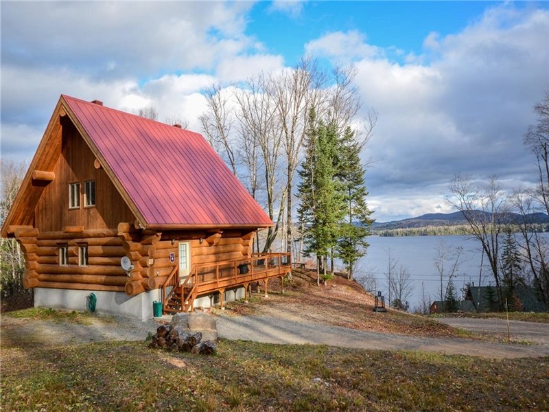 Locations court terme permise - Excellent revenu ! Prestigieux chalet en bois rond à Lac-des-Plages.