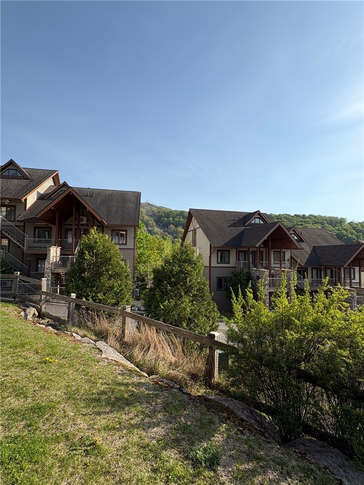Ski-in / ski-out (bike-in / bike-out) condo in Bromont