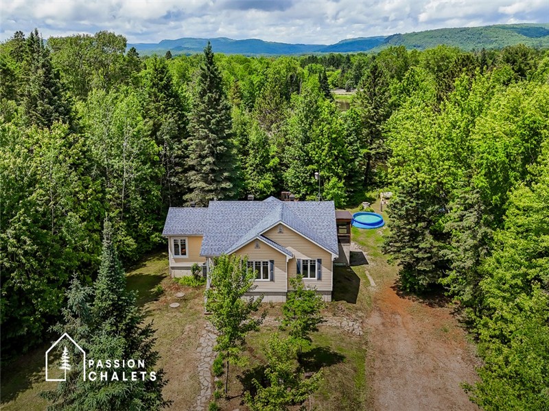 * PASSION CHALETS * | LES CINQ BOULEAUX | RIVERFRONT - PRIVATE DOCK - WATERCRAFTS - FIREPLACES - BBQ