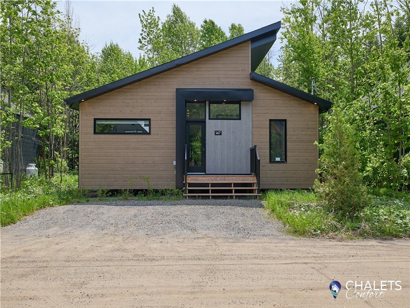 Astral - Private Hot Tub, Pet-Friendly