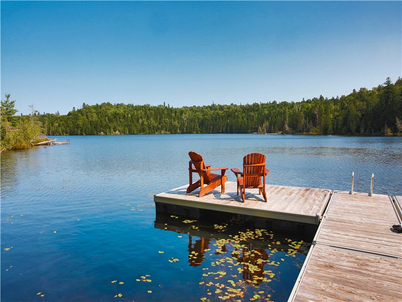 WATERFRONT SEMI-DETACHED HOME FOR SALE – DIRECTLY ON LAKE WALFRED
