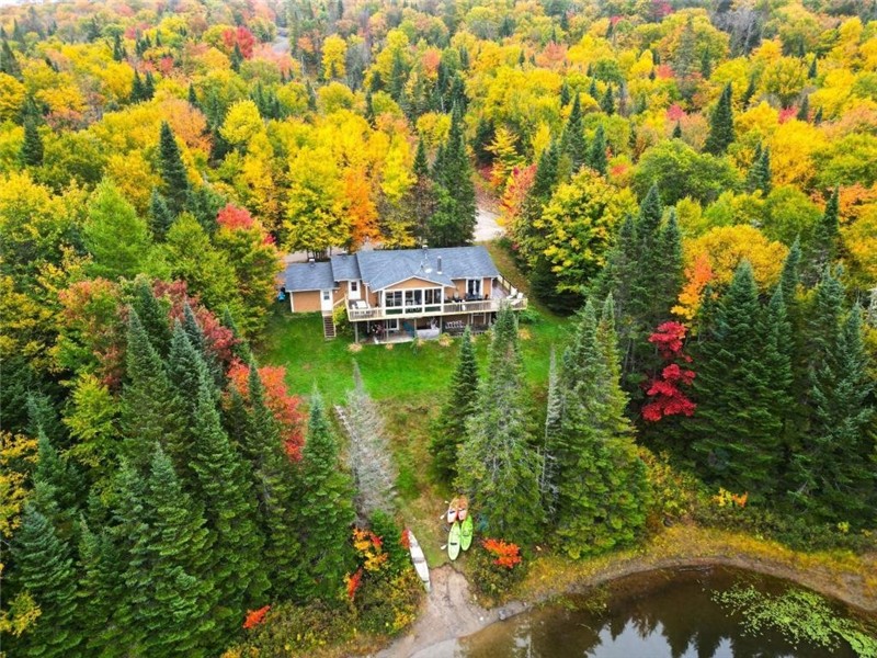 Le refuge des cimes, Chalet au bord de l'eau, Billard, Foyer, Près de Tremblant