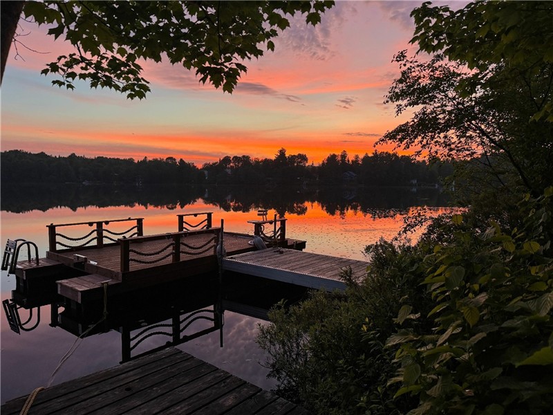 Spa - Waterfront - Pool Table | Chalet du Paradis