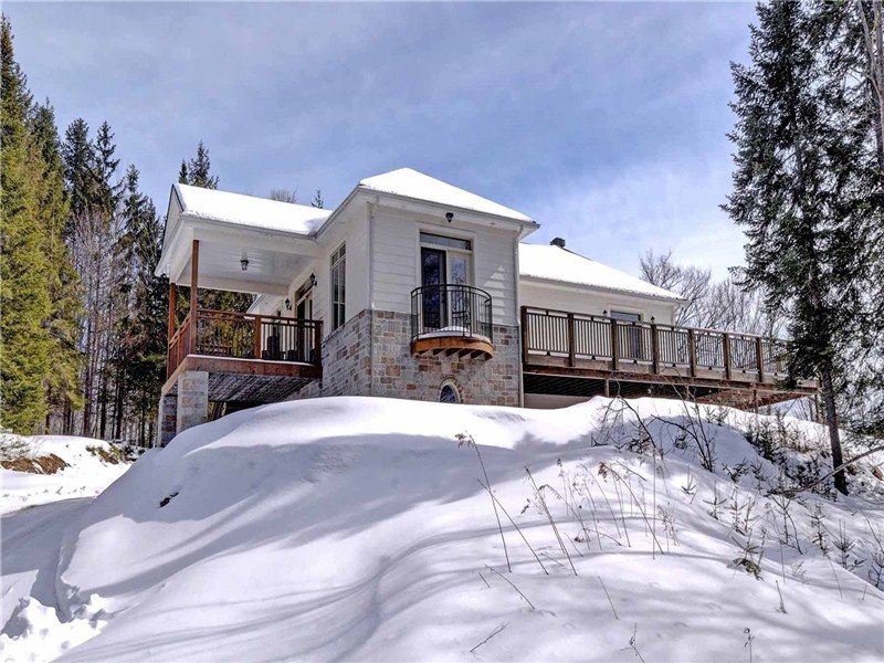 La Muse du Lac | Long term rental: Shared Access to Lac Supérieur & Views of Tremblant's North Side
