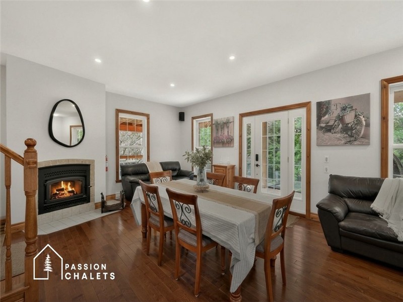 *PASSION CHALETS* | CHALET SUR LE BORD DU LAC | LAKEFRONT - WATERCRAFTS - SPA - FIREPLACES - GAMES