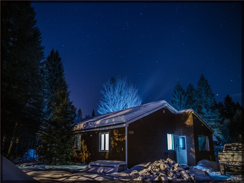 Le Refuge de la Rivière – Chalet & tree house in Val-David