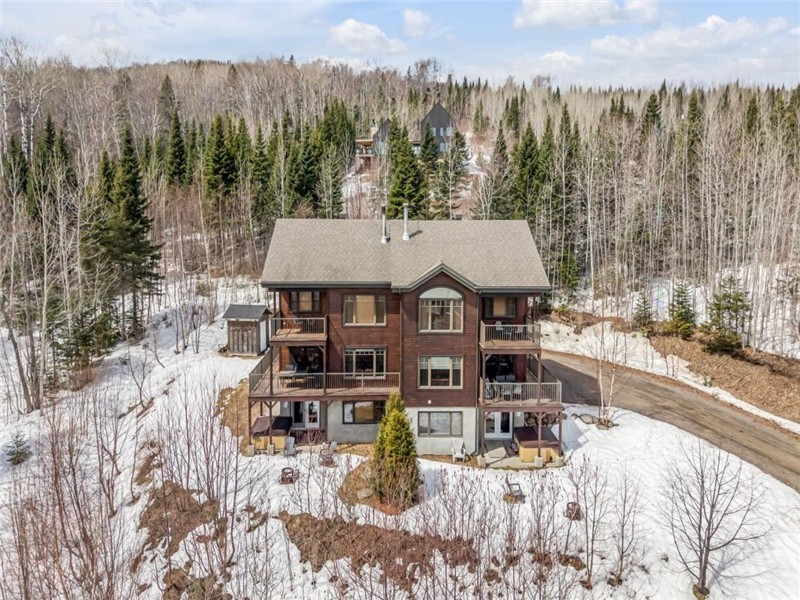 COZY SEMI-DETACHED CHALET FOR SALE NEAR LE MASSIF - CHARLEVOIX