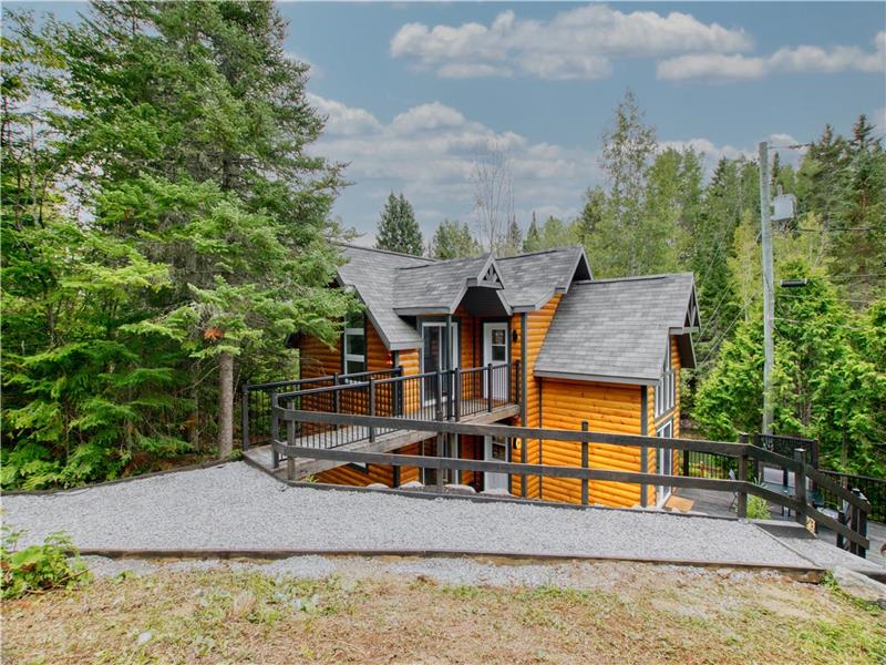 Chalet Noufnouf,  situé en bord de lac