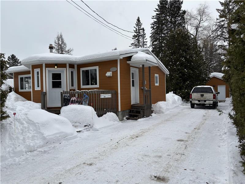 Petit chalet sympathique et chaleureux
