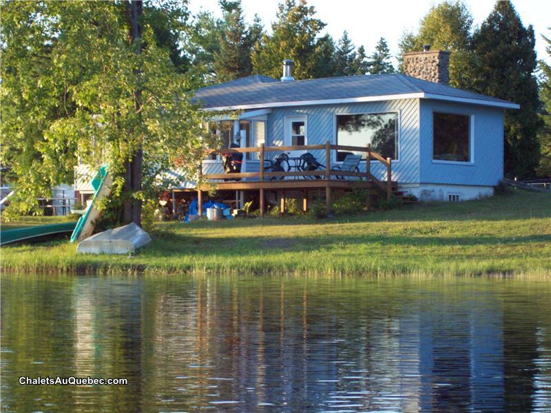 chalet a vendre bord d'un lac mauricie