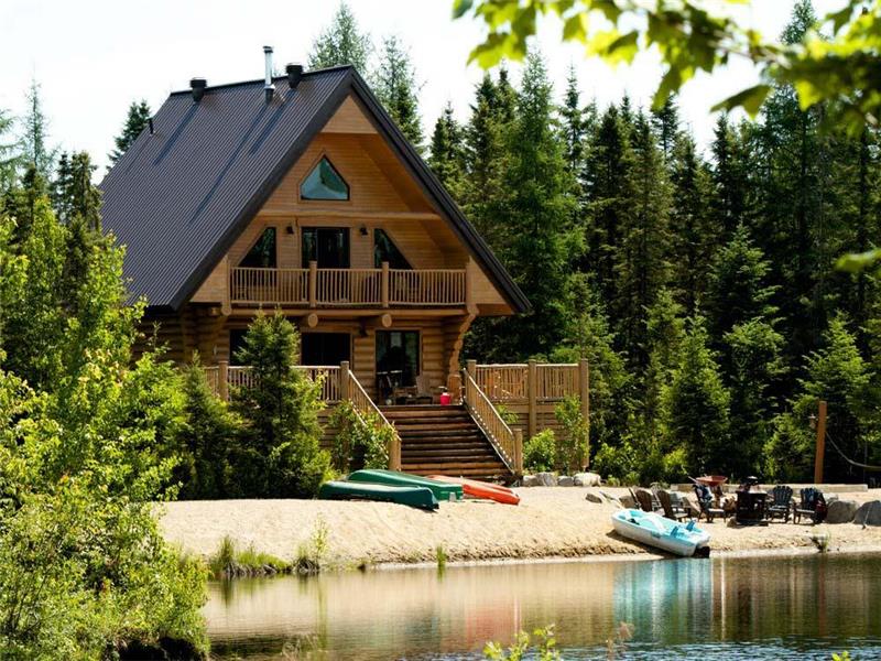 Chalet à Vendre Au Bord D'un Lac En Auvergne