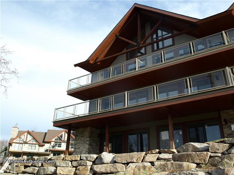 location chalet ski in ski out bromont