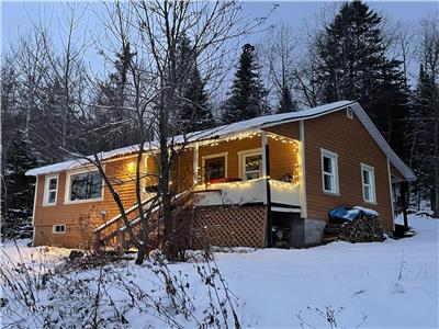 Cosy 3br, Acces Lake Superieur, Kayaks, One month rental minimum Or seasonal