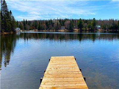 Large Lakefront Cottage w/Hot tub