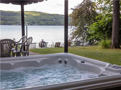 Bord du Lac Lovering, Cassandre & Spa