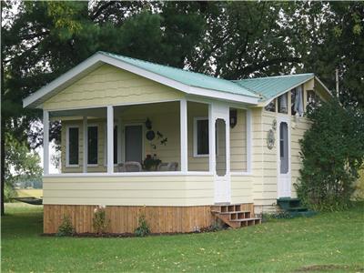 Quenville Little Yellow Cottage