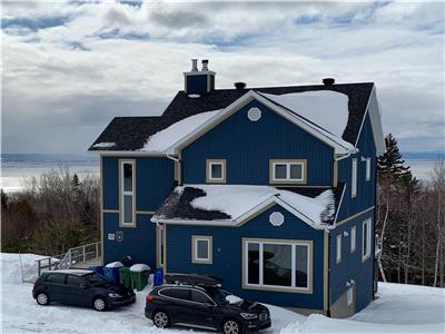 Le Refuge Haut 113 de Charlevoix avec SPA et  superbe vue sur le fleuve et  deux pas du Massif
