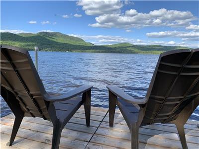 Chalet Bord de l'eau Lac l'Orignal vue sur la Montagne Noire Sable-SPA-Billiard-Foosball