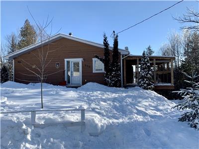 January special 400$ week-end-The Mocha Cottage - On the lake - For families
