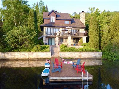 Le Majestueux, Bord de l'eau, Spa, BBQ & Ski.