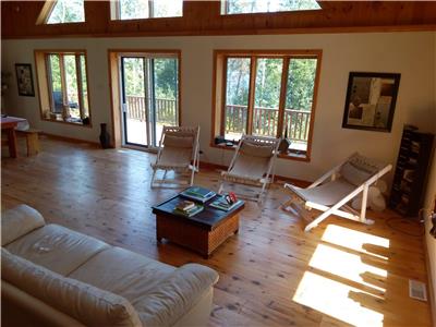 Chalet spacieux et chaleureux au bord du Lac Taureau