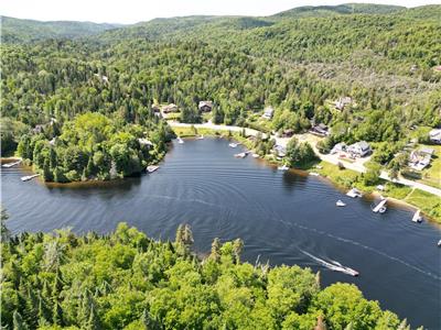 Nouveau Luxueux chalet LAC ST JOSEPH-SPA-Jeux Billard-Arcade-Ping Pong-SAUNA-PLAGE