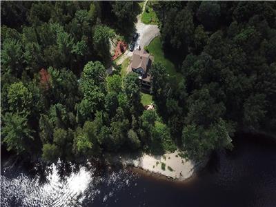 352 acres domain on Gatineau River, Gracefield