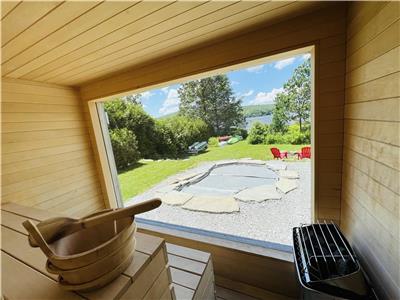 ChaletsetSpa,ca/ Waterfronts for rent Eastern Township with private spa
