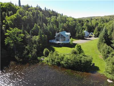 A cottage on Lac Caribou