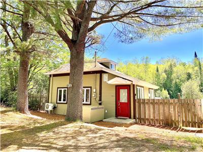 Chalet 4 saisons directement au bord du Lac Souris et  10 minutes du Parc de la Mauricie!