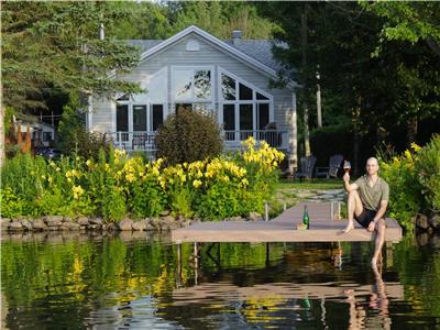 Au reflet du lac. 4 season chalet, on Lake Selby, Dunham, Qc.