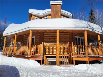 Le paradis en bois rond de luxe avec spa