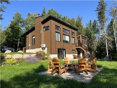 CHALET HARMONIE (LAKE FRONT & SPA)