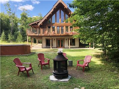 Chalet Huron en bois rond, Spa, Kayaks, Internet Haute vitesse illimit, CITQ: 247284