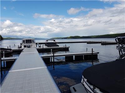 condo boat in- boat out /ski in-ski out Lac Memphrmagog /Mont Owl's Head