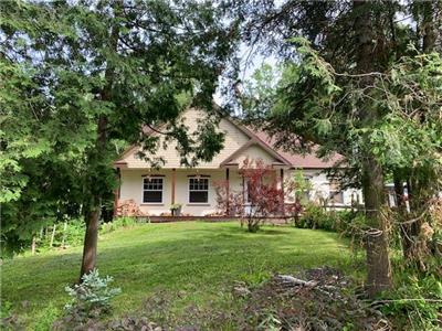 Beautiful cottage close to ski hill at Saint-Sauveur