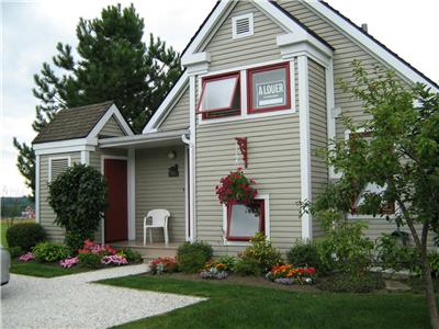 Cottage at Jardin des Sables in Orford with view of Mount Orford and access to Lac cluse