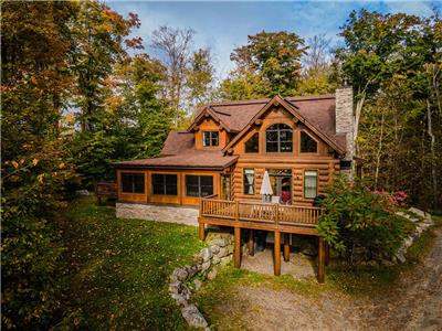 TY RHUDDIN Cottage - Fully Equipped 4 Bedroom Log Cabin | Lake Acces / Spa / Fireplace / Pool Table