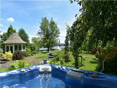 Hôtel à la maison - Ô Repère du Capitaine avec spa et une magnifique vue sur le lac Aylmer