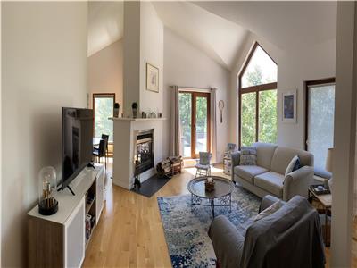 Spacious Condo Ski in Ski out Mont St Sauveur (2 to 3 bedrooms, 2 bathrooms)